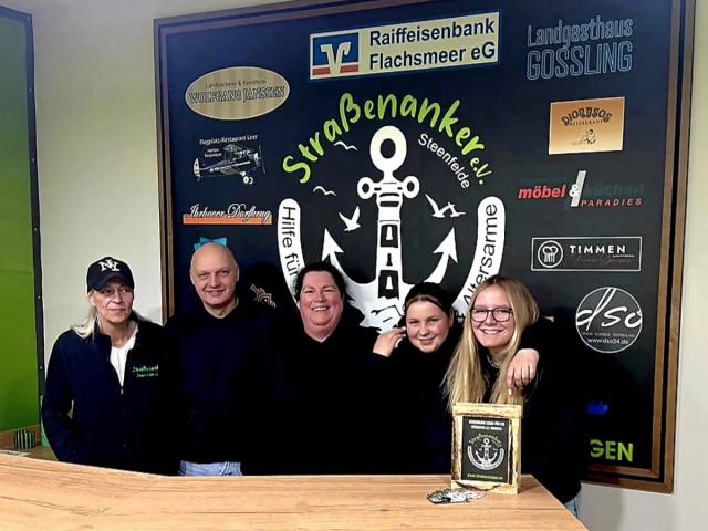 Vorstand: v.l. Ilona van Santen, Michael Lakeberg, Insa Weelborg, Sina Weelborg, Marie-Cruz van Santen Foto: Privat